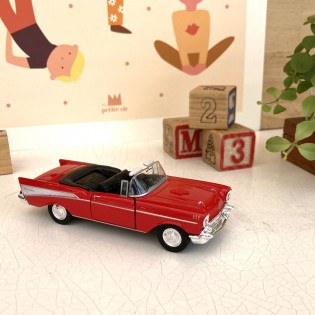 Voiture Chevrolet Bel Air 1957 rouge